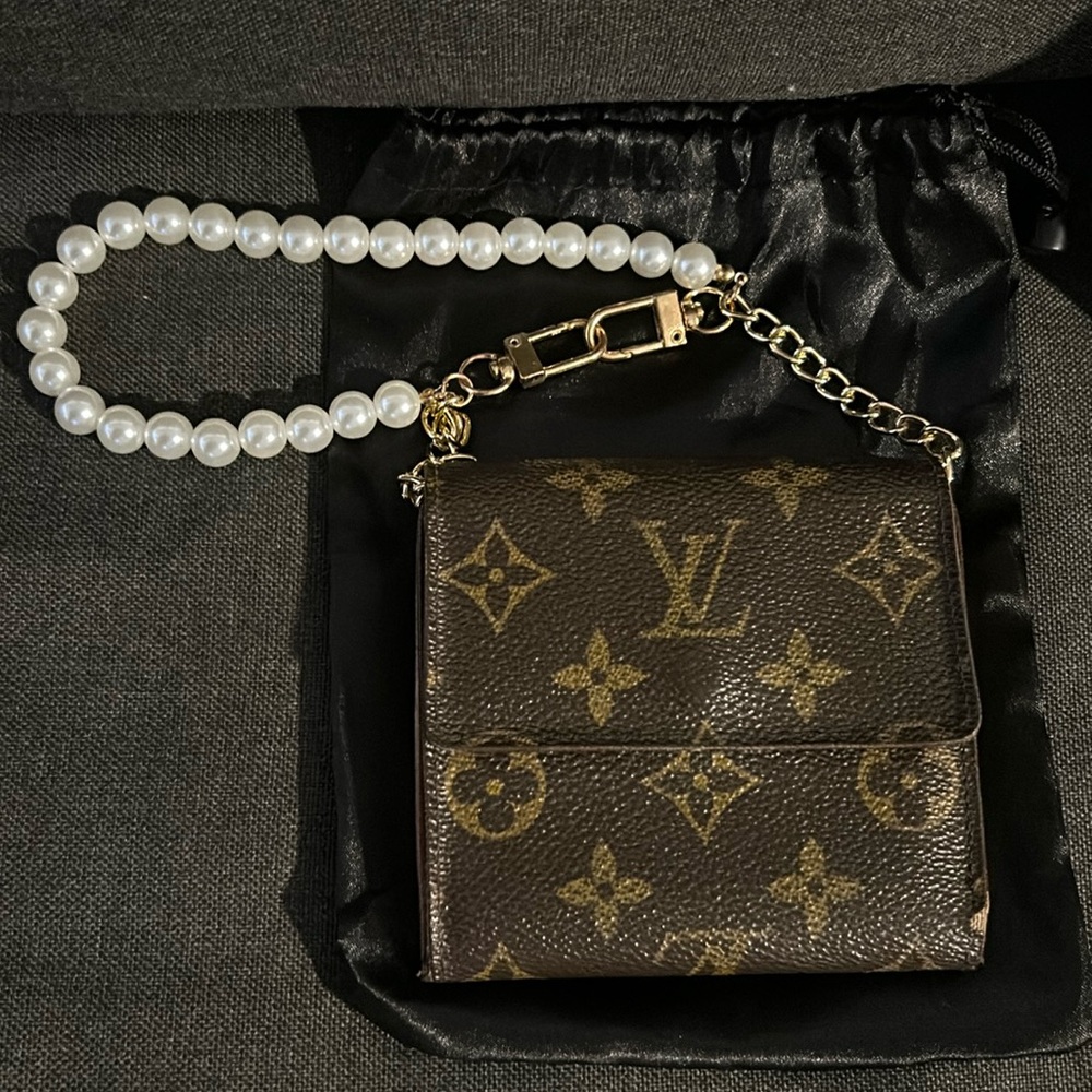 5. LV wallet with Non-Branded Chain [date code: SP0928